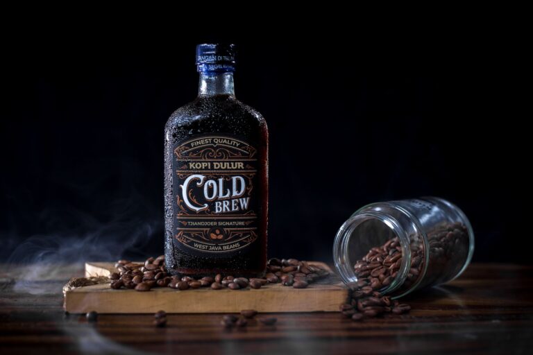 Fermentowany napój z kawy (coffee kombucha): jak połączyć cold brew ze starterem